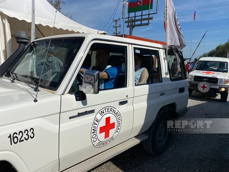 ICRC vehicles pass freely through Khankandi-Lachin road