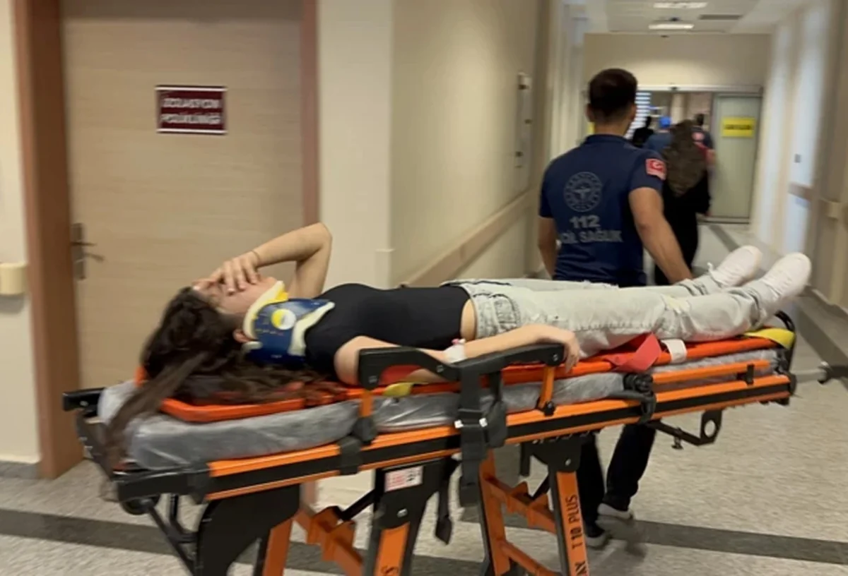 Türkiyədə ağır yol qəzasında səkkiz nəfər yaralanıb