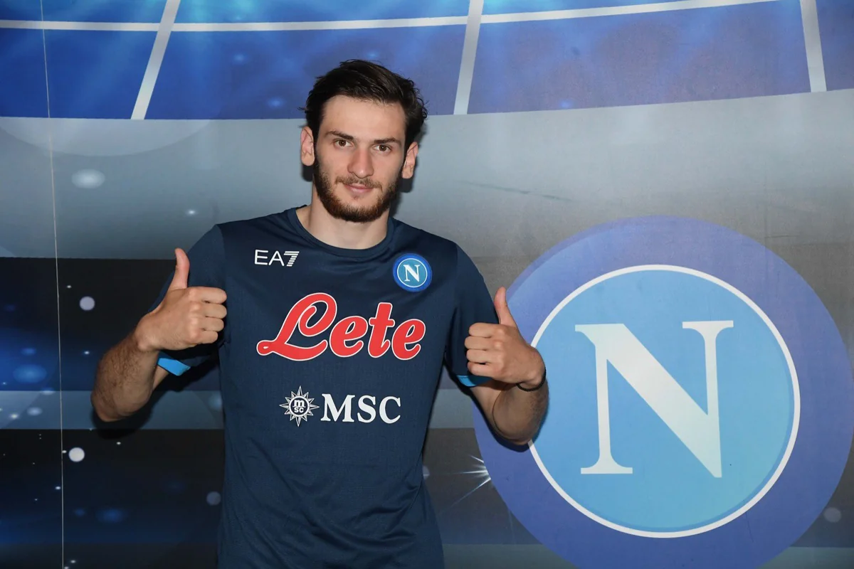 Napoli announces transfer of Khvicha Kvaratskhelia