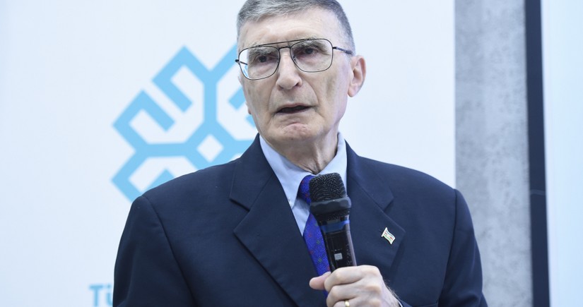 Əziz Səncər: “Əlişir Nəvai” mükafatı həm mənim, həm də bütün türk dünyası üçün çox önəmlidir