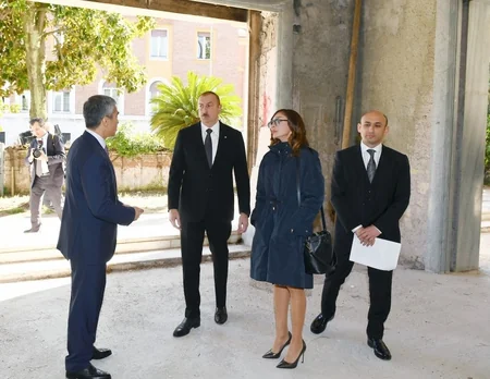 İlham Əliyev və Mehriban Əliyeva Romada Azərbaycan Mədəniyyət Mərkəzi üçün nəzərdə tutulan bina ilə tanış olublar
