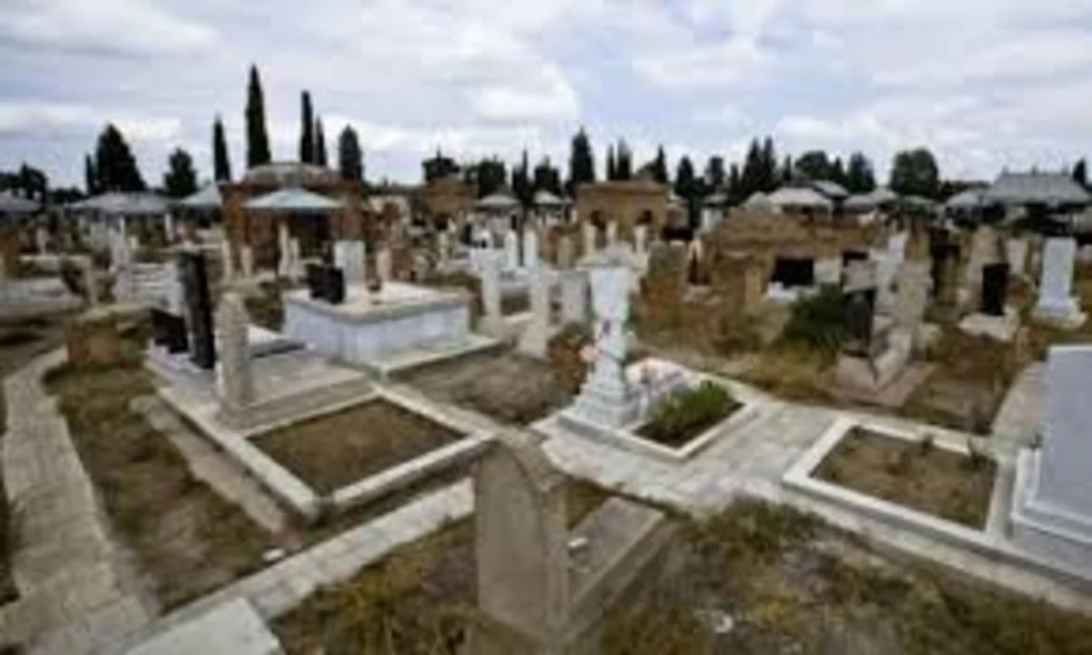 Emalatxanasında ölü tapılmış heykəltəraş dəfn olunub