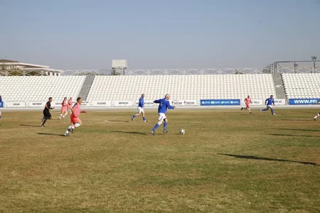 Araz-Naxçıvan və Azərbaycanın veteran futbolçuları yoldaşlıq görüşü keçirib - FOTO
