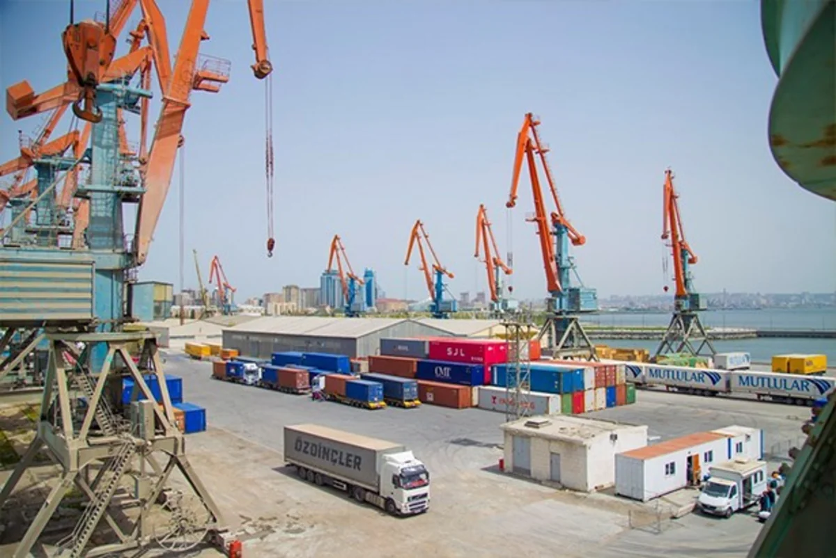 Bakı limanı ilə ötən il 4 milyon tona yaxın yük daşınıb