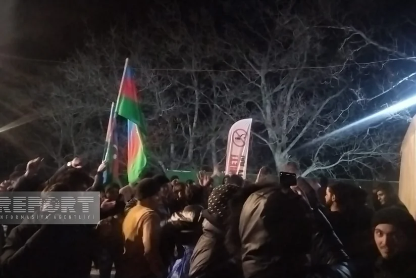 Акция протеста на дороге Ханкенди-Лачын продолжается