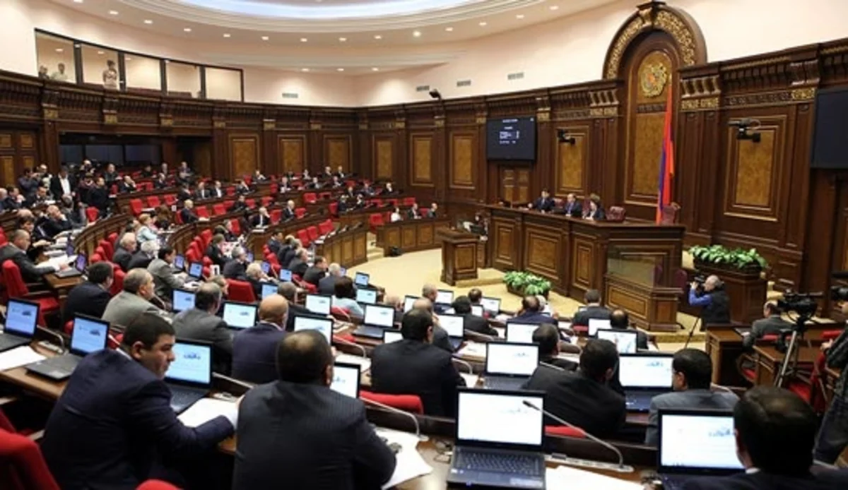 ​Gümrüdəki hadisə ilə bağlı Ermənistan parlamenti müşavirə keçirəcək