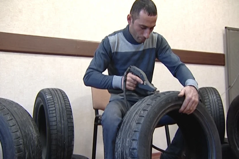 Bakıda yararsız avtomobil təkərlərinin satışı ilə məşğul olan şəxs saxlanılıb