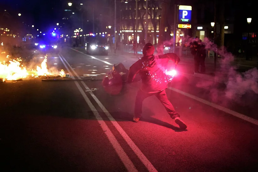 В Испании более 60 человек пострадали в ходе акций