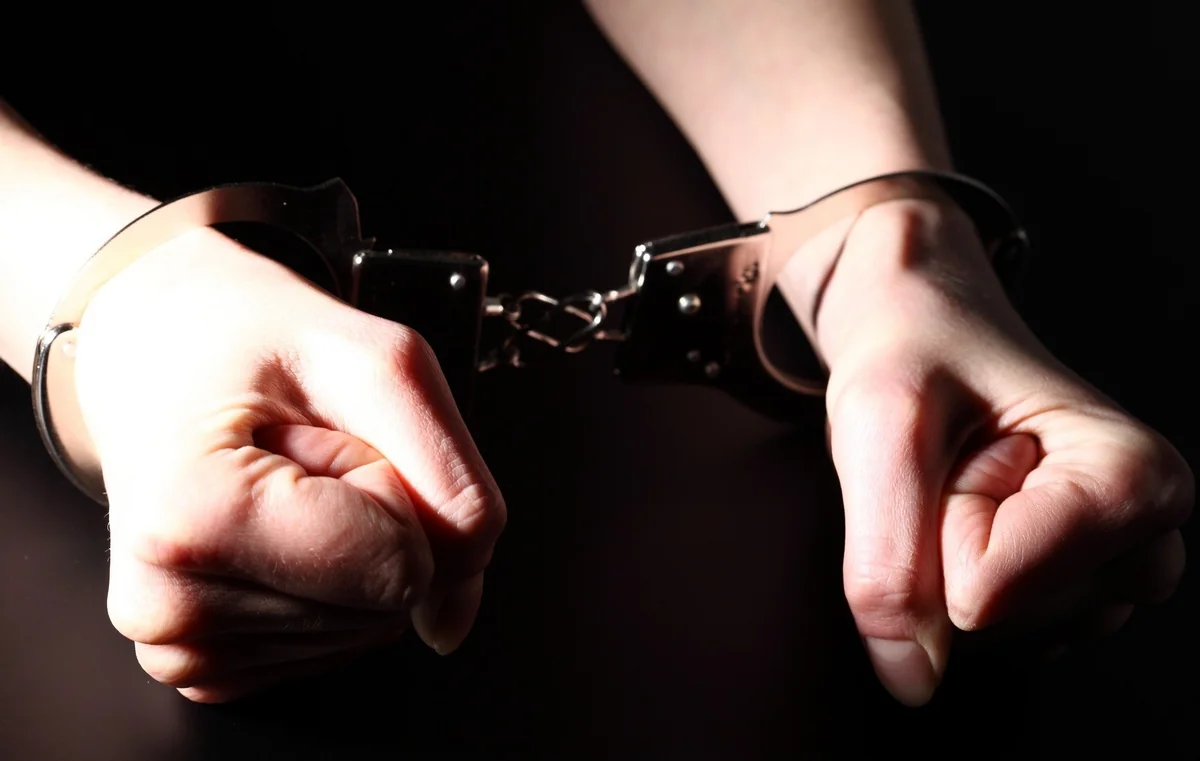 Bərdədə qəbirlərin sinə daşını oğurlayan şəxs saxlanılıb