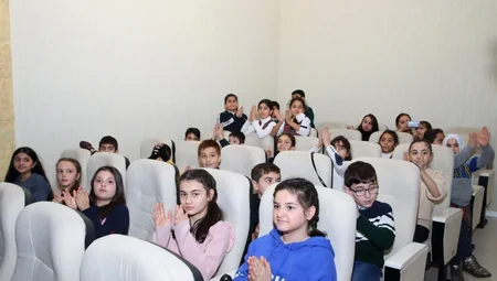 DTX-nin Mədəniyyət Mərkəzi Sumqayıtda balaca tamaşaçıların görüşünə gəlib