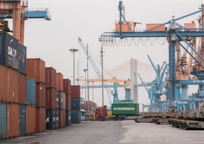 ABŞ idxal rüsumlarından 300 milyard dollardan çox gəlir əldə edəcək