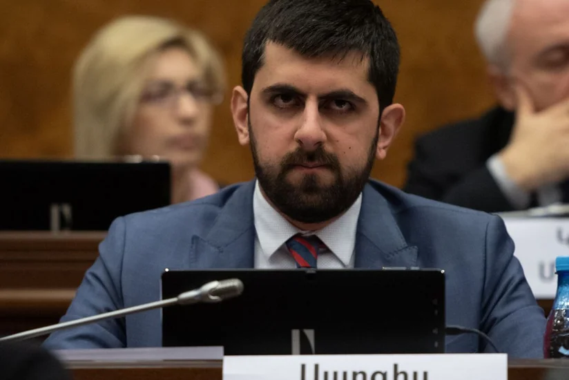 Erməni deputat: Sülh sazişinin mətni üzərində danışıqlar gedir, Azərbaycanla münasibətləri tənzimləmək istəyirik