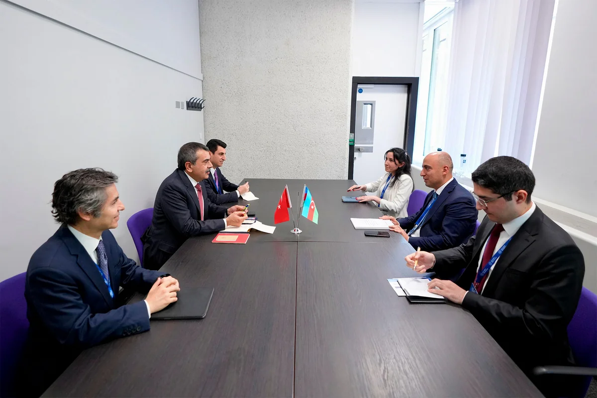Elm və təhsil naziri türkiyəli həmkarı ilə görüşüb