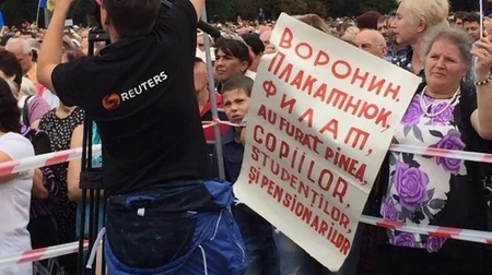 ​В Молдове тысячи людей вышли на антиправительственный митинг - ВИДЕО