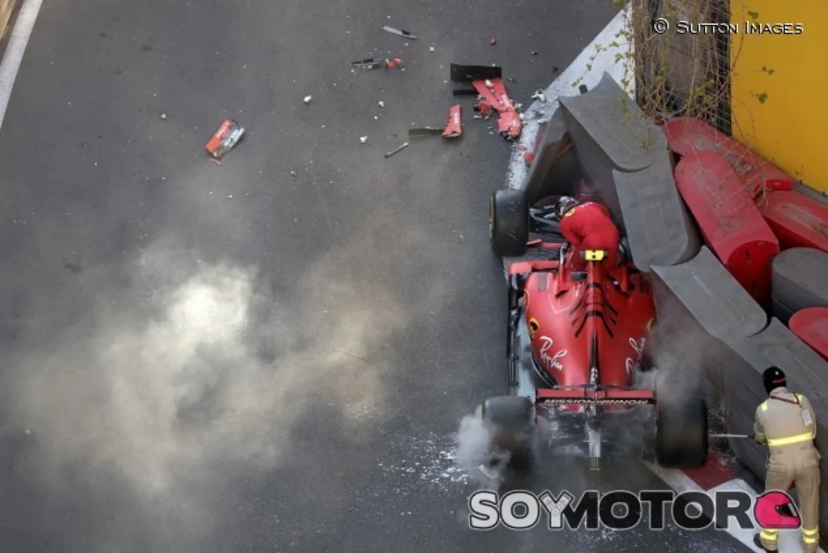 Ferrari pilotu Bakıdakı qəzanı eyni döngədə təkrarladı - VİDEO