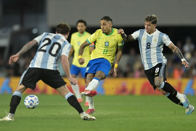 Argentina millisi iki tarixi rekorda imza atıb