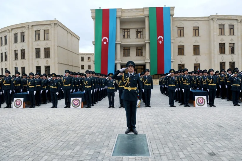 Gənc sərhədçilər and içib