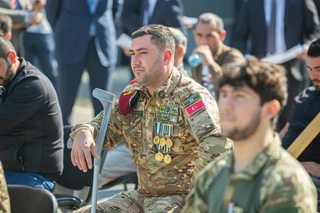 Vətən müharibəsi əlillərinə 20 avtomobil təqdim edilib