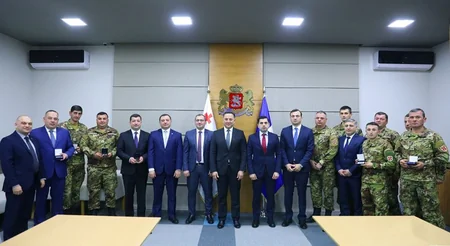 Gürcüstanın DİN başçısı Azərbaycanla sərhəddə uğurlu əməliyyat keçirən sərhədçiləri mükafatlandırıb