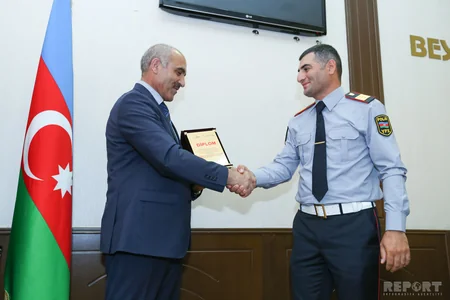 Xidmətdə fərqlənən yol polisləri mükafatlandırılıb - SİYAHI