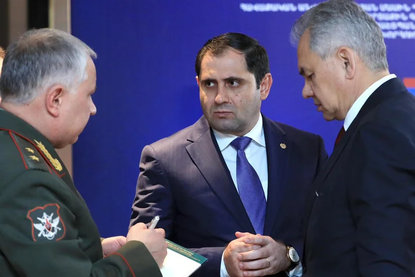 Papikyan və Şoyqu müdafiə sahəsində əməkdaşlığı müzakirə ediblər
