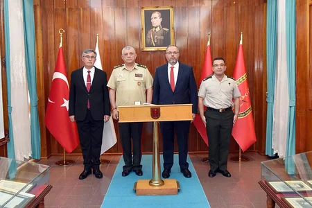 Milli Müdafiə Universitetinin rektoru Türkiyədə təhsil alan azərbaycanlı kursantlarla görüşüb