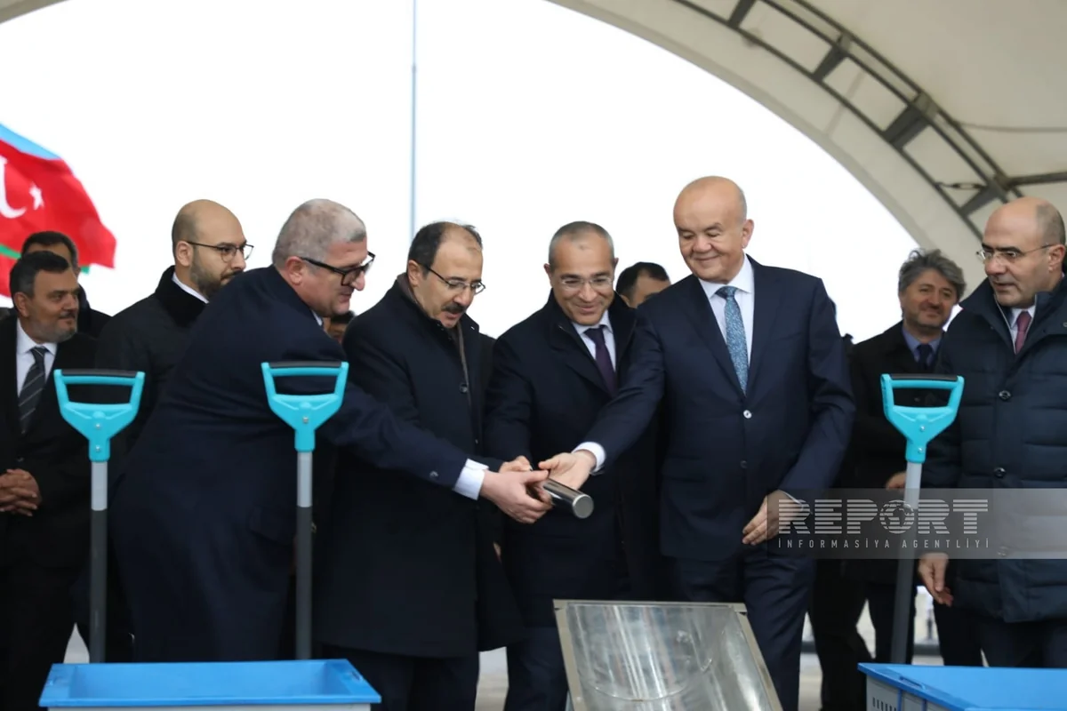 Pirallahı Sənaye Parkında dərman istehsalı zavodunun təməli qoyulub