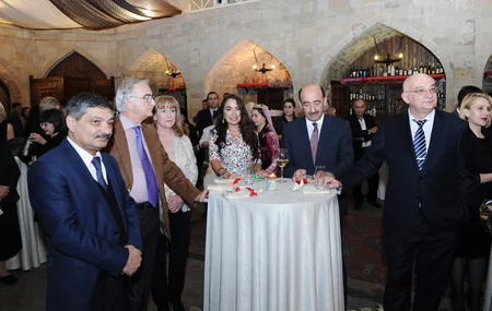 Azərbaycanlı kulinar Stalik Xankişiyevin Bakıda iki kitabının təqdimatı keçirilib
