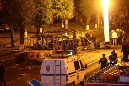 ​В Ереване взорвался автобус, 2 человека погибли, есть раненые - ВИДЕО - ОБНОВЛЕНО