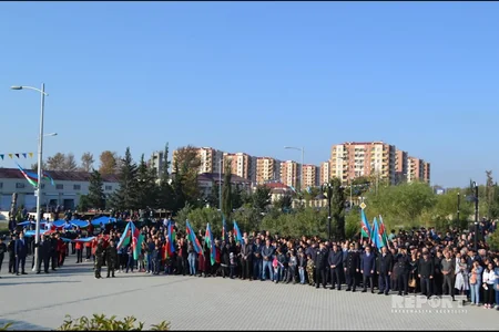 Mingəçevirdə Dövlət Bayrağı günü münasibətilə yürüş keçirilib - FOTO