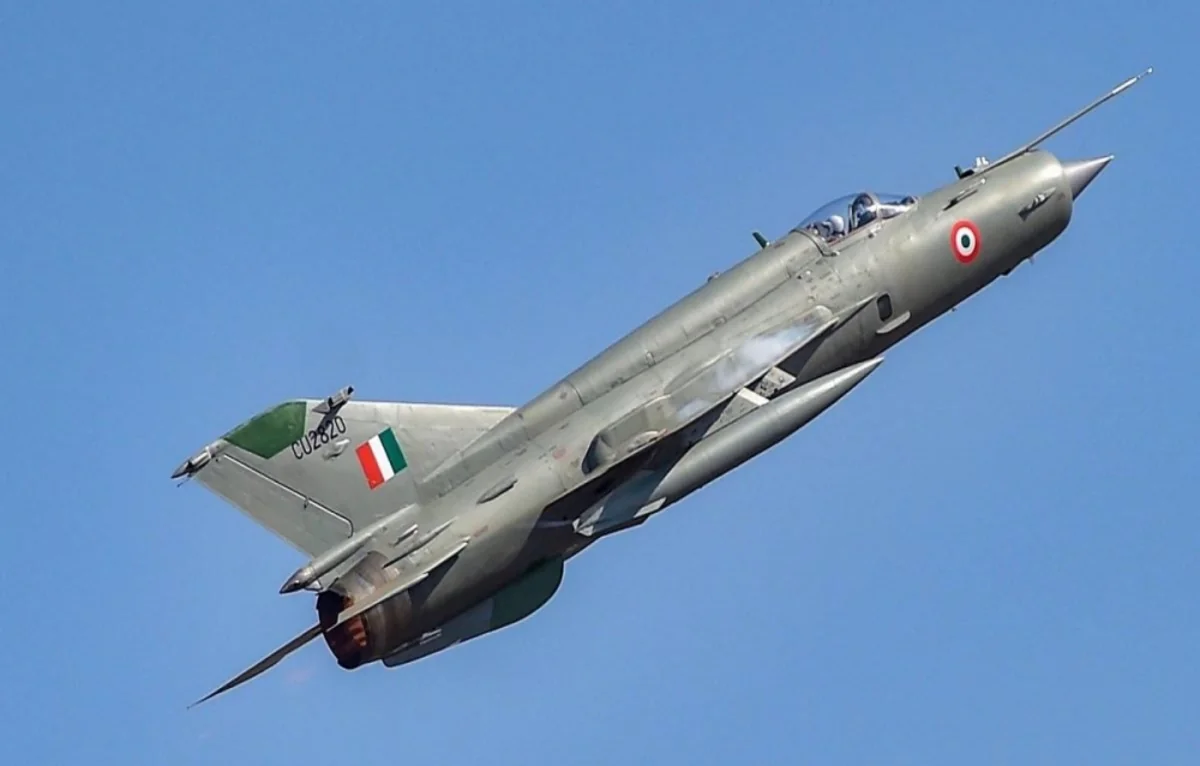 Trainer aircraft crash in India leaves pilot dead  