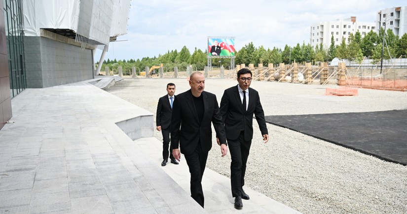 İlham Əliyev Yevlax Olimpiya İdman Kompleksində görülmüş işlərlə tanış olub - YENİLƏNİB