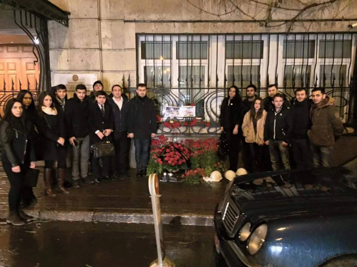 Rusiyada Günəşli yatağında həlak olan neftçilərin xatirəsi yad edilib