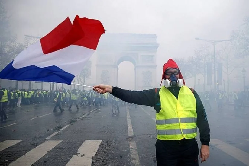 French police detain 345 rioters