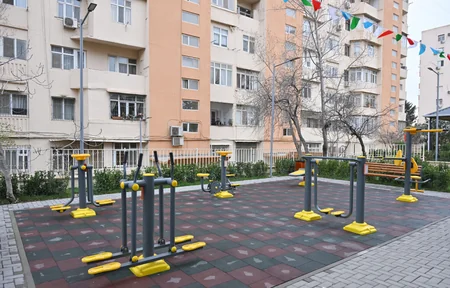 Bakıda növbəti yenilənmiş həyətlər istifadəyə verilib