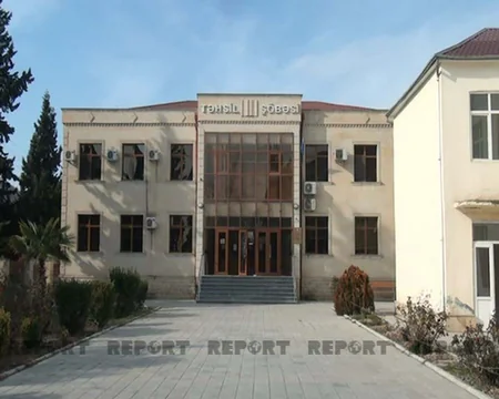Ucarda məktəbin tavanı dərs zamanı uçub