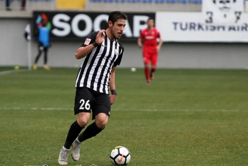 Neftçinin futbolçusu Olimpiakosla oyunda zədələnib