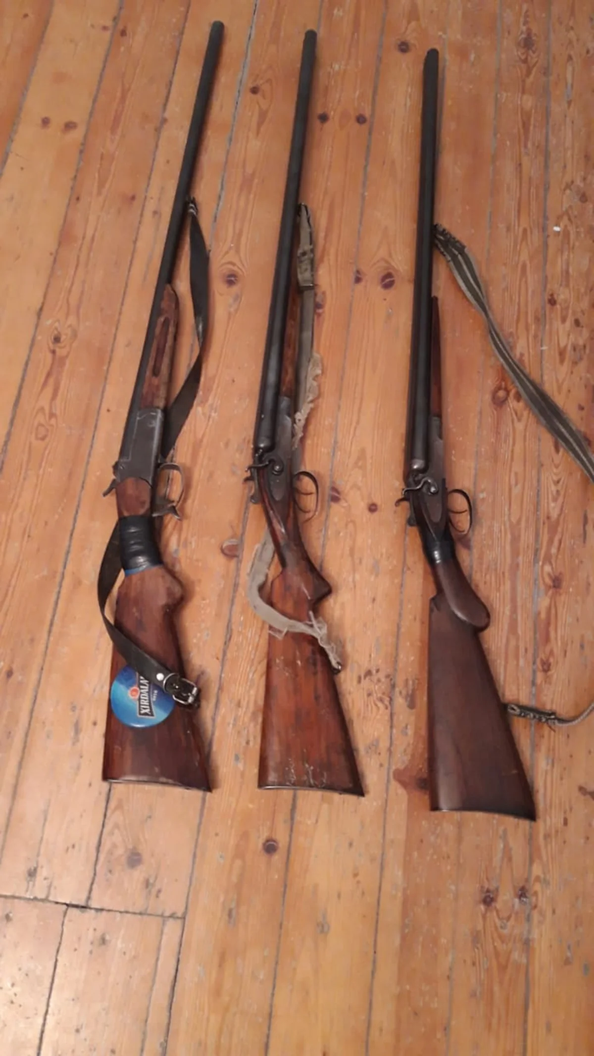 Ağdaş sakinləri silahlarını könüllü olaraq polisə təhvil veriblər