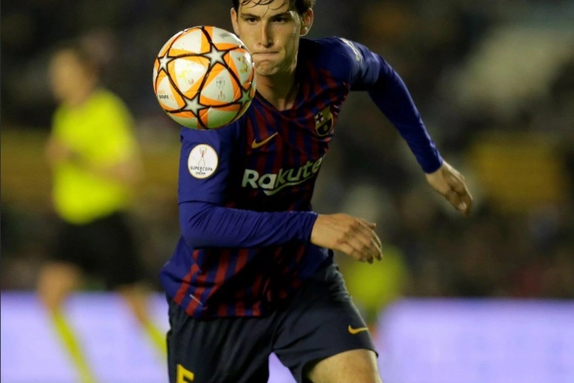 Ювентус хочет купить защитника Барселоны Миранду