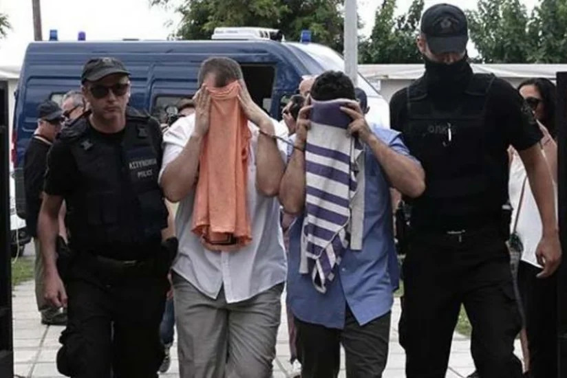 Греческий суд постановил выдать Турции трех турецких военных