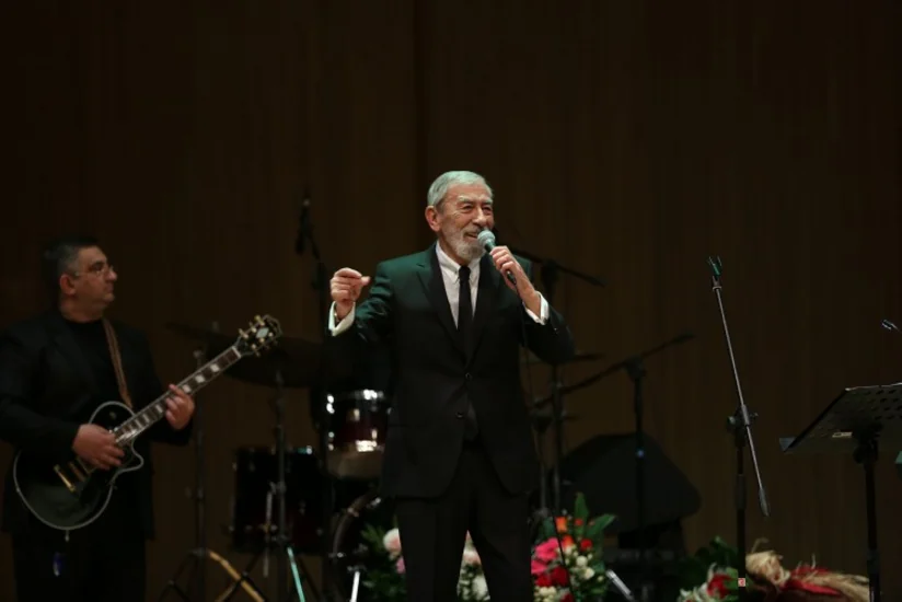 Heydər Əliyev Mərkəzində Gürcüstanın Xalq Artisti Vaxtanq Kikabidzenin konserti olub