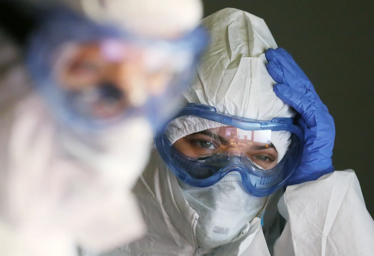 ÜST: Son sutkada dünyada yüz minlərlə insanda koronavirus aşkarlanıb