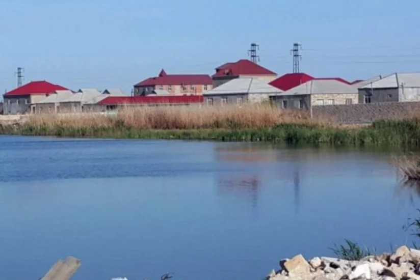 Zabrat gölündə suyun səviyyəsi qalxıb, bəzi yerlərdə həyatyanı sahələri və yolları su basıb