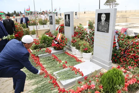 Dini konfessiyaların rəhbərləri Polad Həşimovun və İlqar Mirzəyevin məzarını ziyarət edib - VİDEO
