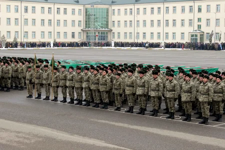 Hərbi hissə və birləşmələrdə gənc əsgərlərin andiçmə mərasimi keçirilib