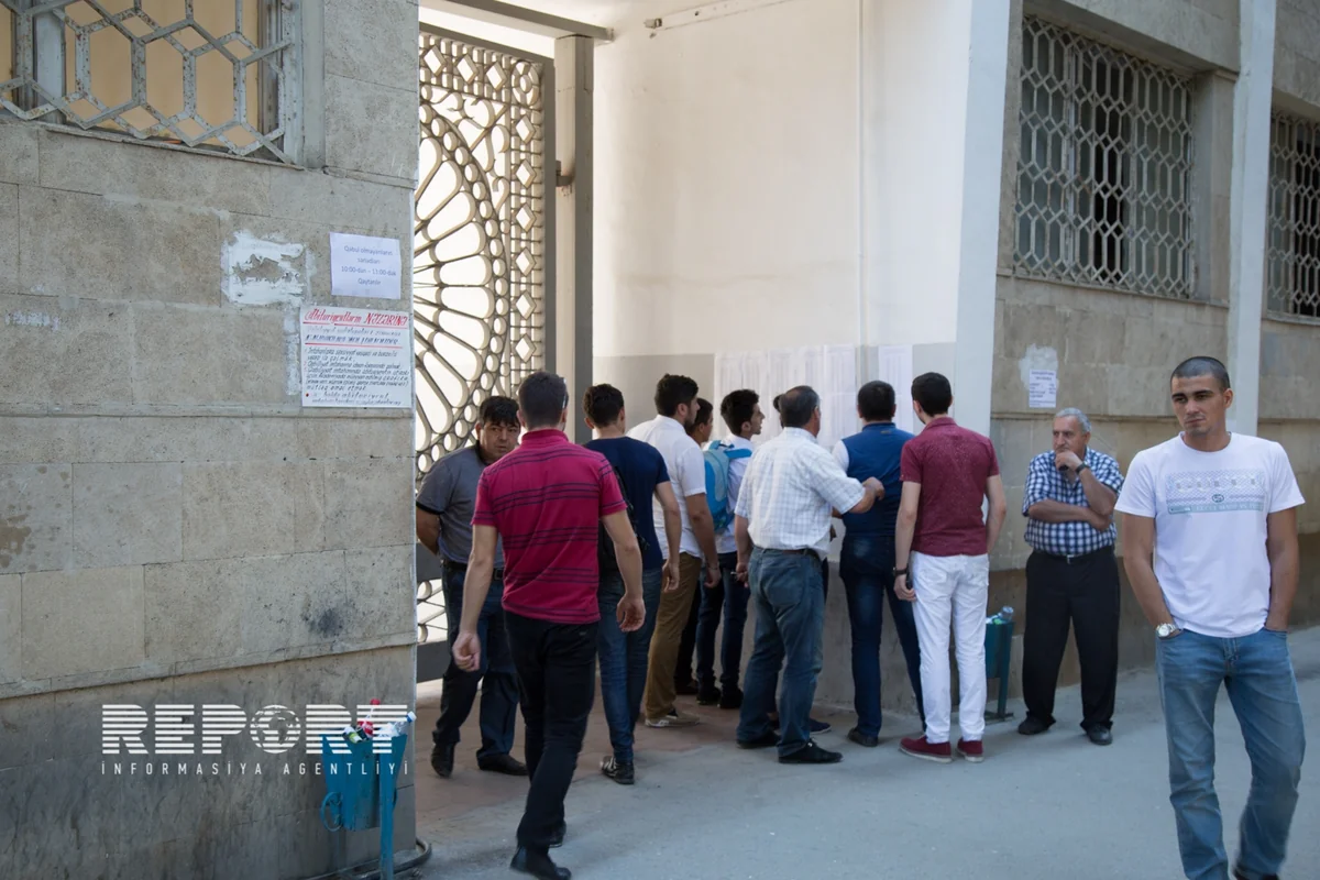 Bakıda qəbul imtahanı həyəcanı - FOTO
