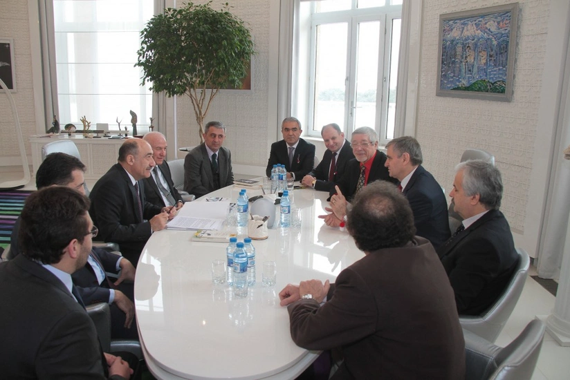 Əbülfəs Qarayev Moldovadan olan nümayəndə heyəti ilə görüşüb