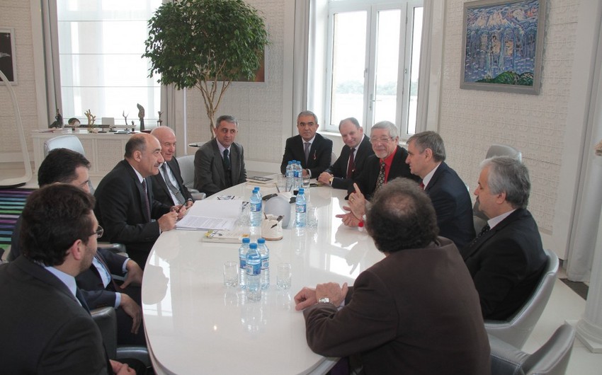 Əbülfəs Qarayev Moldovadan olan nümayəndə heyəti ilə görüşüb