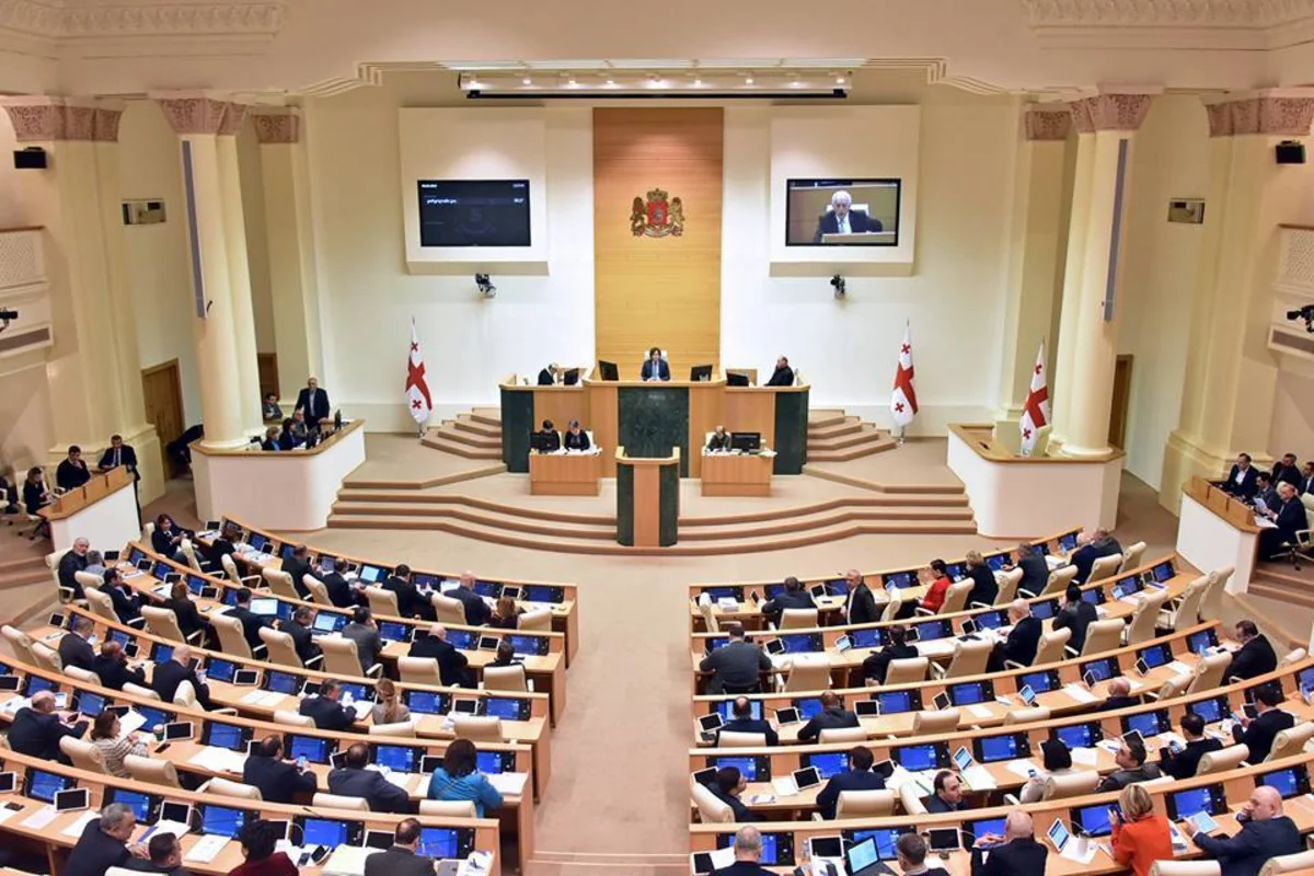 Gürcüstan parlamenti buraxılış imtahanlarının ləğvini təsdiqləyib