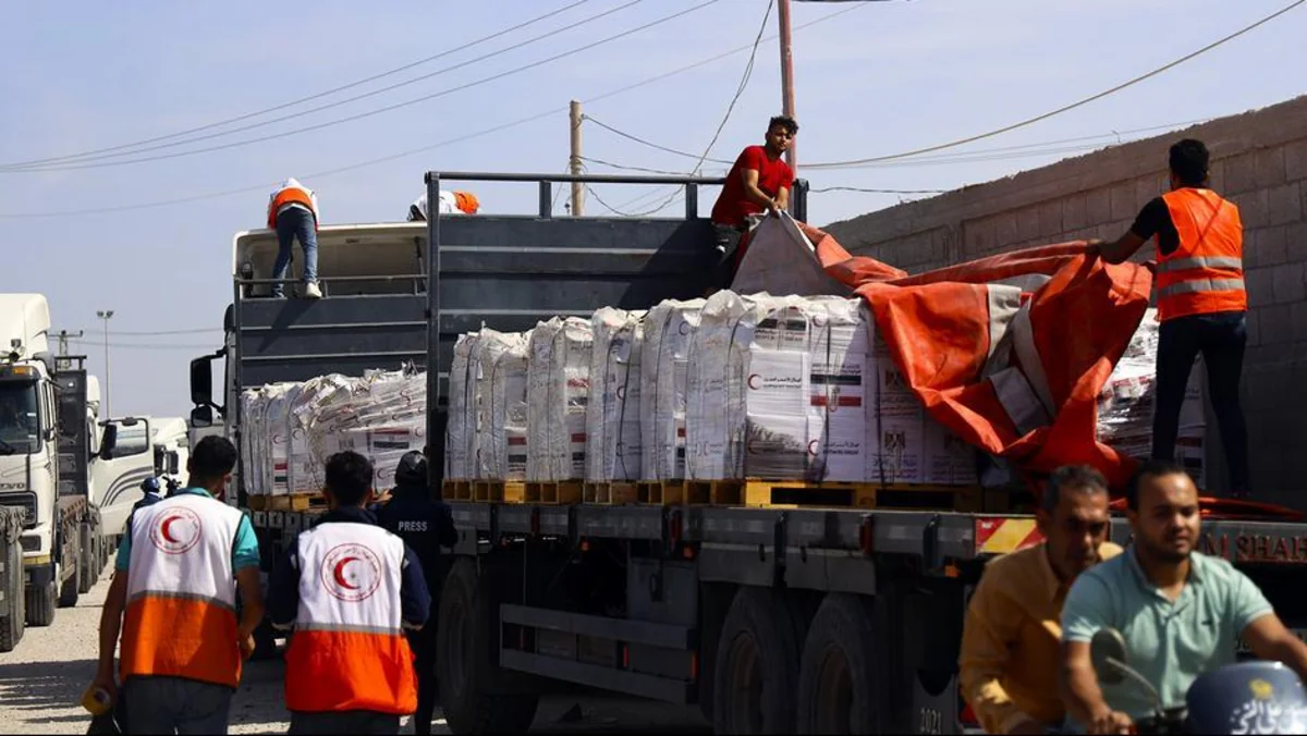 Nearly 900 trucks carrying humanitarian aid enter Gaza — TV